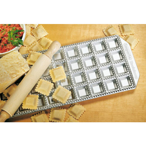 IMPERIA Ravioli classici ravioli mould with rolling pin - 36 sections